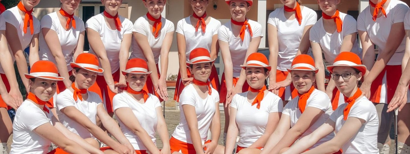 Glasbena desetletja v ritmu palice