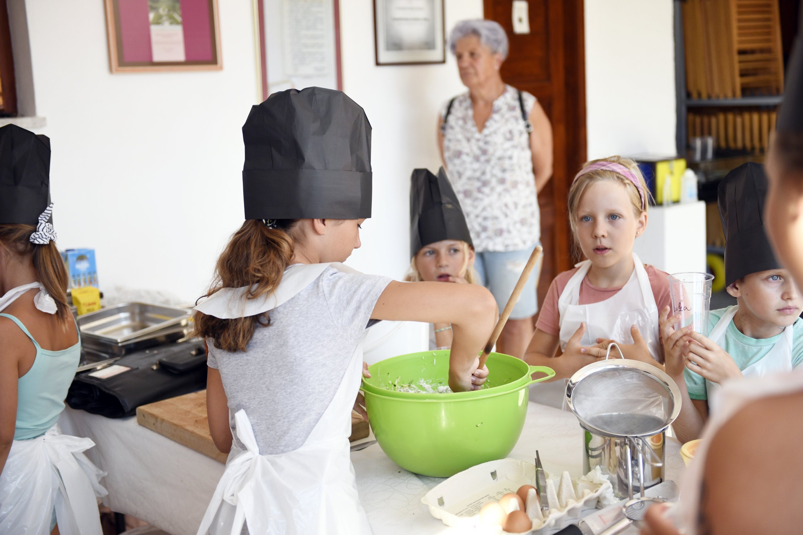 ​Zlati 50. Praznik terana in pršuta na vrhuncu z več kot 9.000 obiskovalci