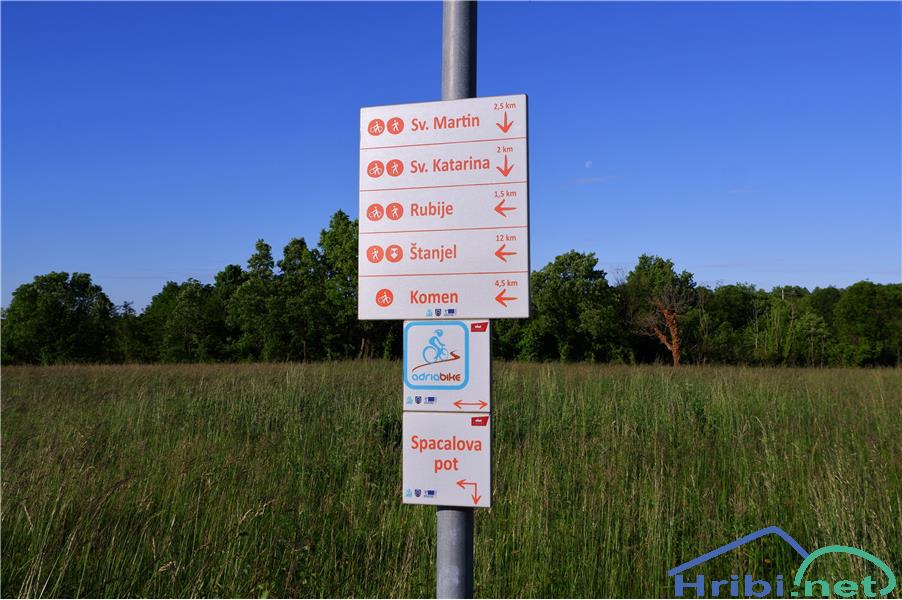 Festival Kraška gmajna vabi na spomladansko odkrivanje Krasa in Brkinov