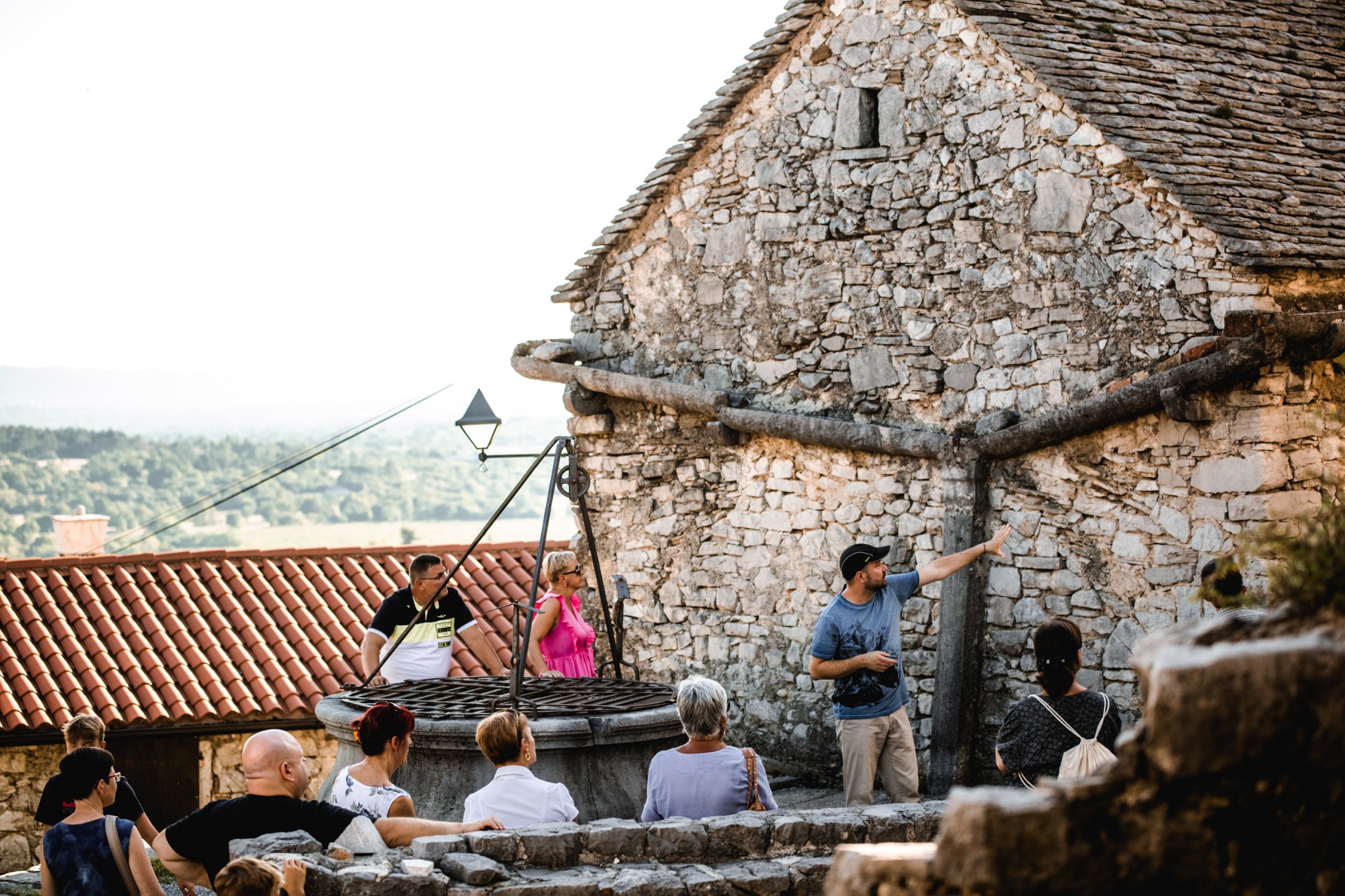 Vabilo na predavanje Turizem smo (predvsem) ljudje