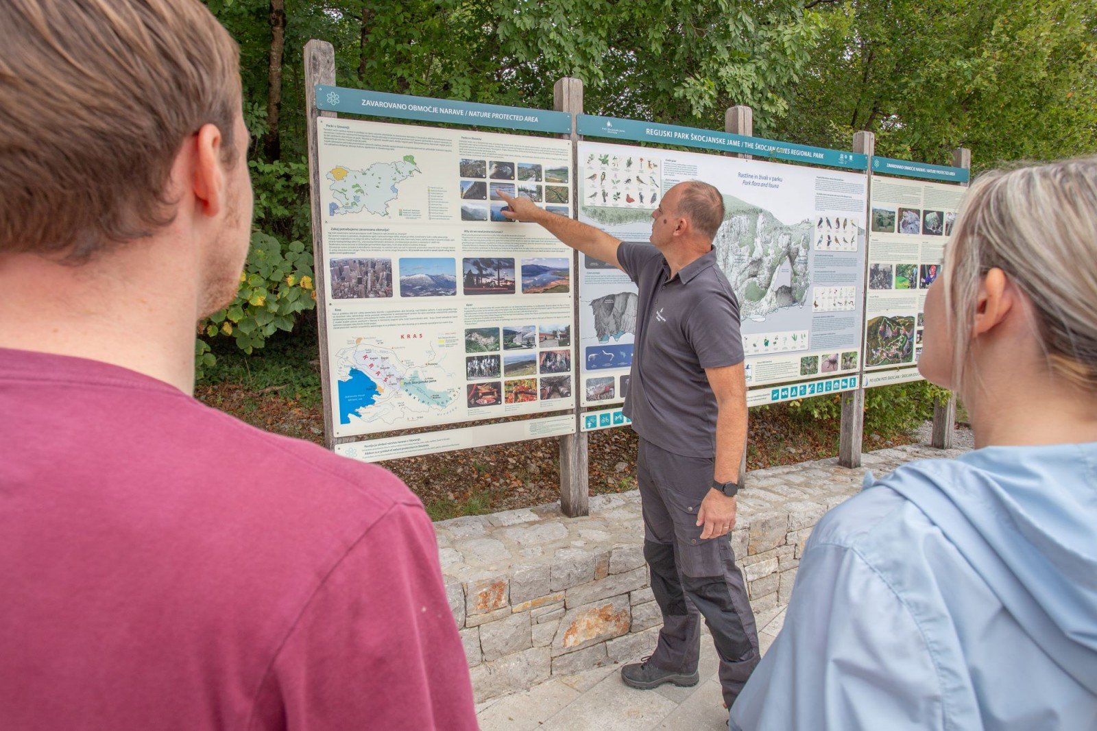 Usposabljanje in preverjanje usposobljenosti za jamske vodnike za vodenje po odprtih jamah, ki so urejene za turistični obisk
