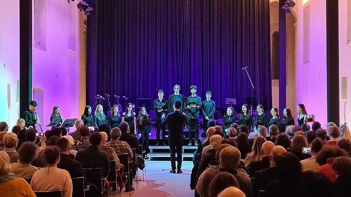 Primorska poje v Štanjelu