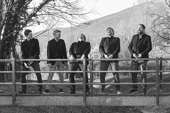 Intimni koncert na ulici: Podokničarji