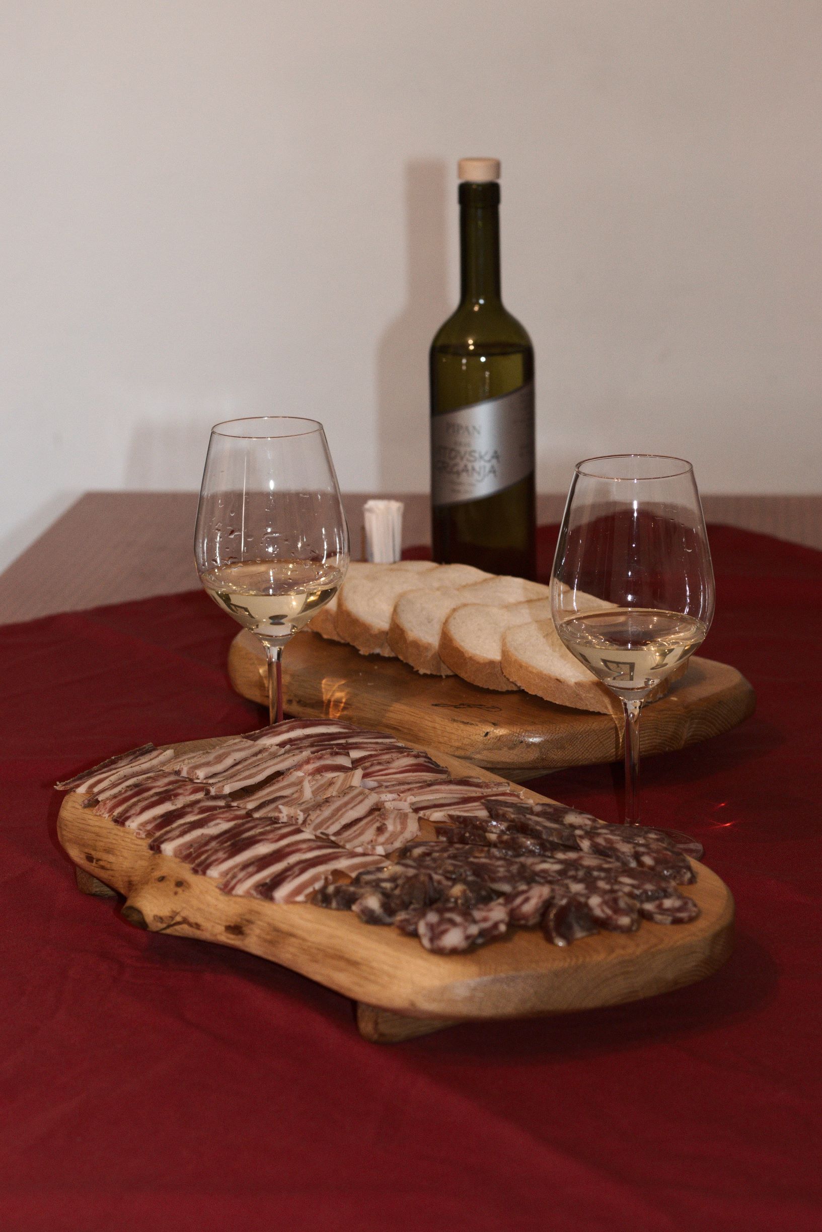 Vinogradništvo in vinarstvo Pipan – Vodena degustacija vin in ogled kleti