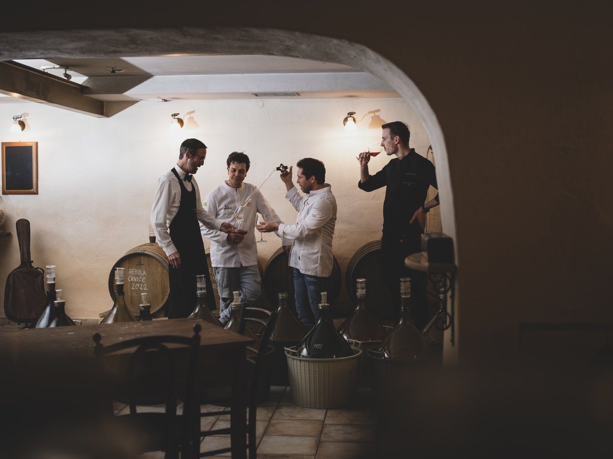 Špacapanova hiša (restaurant & wine cellar)
